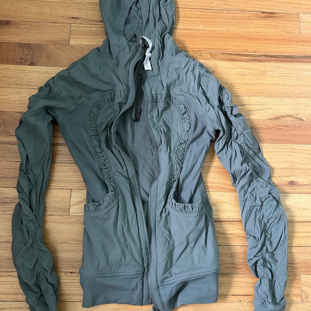 Women's Lululemon Green Olive Reversible Dance Studio Hooded Jacket Size 2
